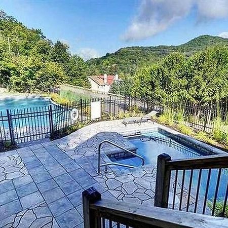 Condo Entier, Fully Equiped Pool And Spa Only In Summer Mont-Tremblant Zewnętrze zdjęcie